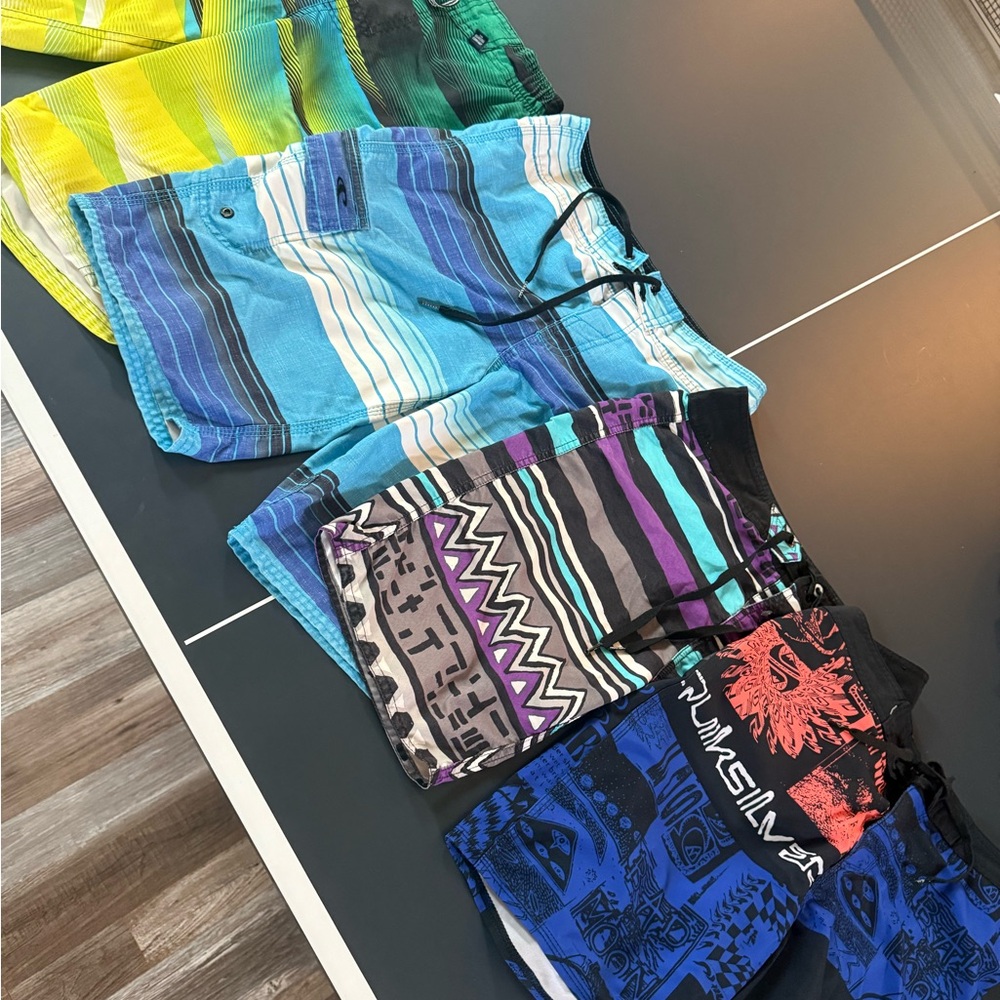 Oneill Quiksilver Volcom Men's Swim Trunks Set